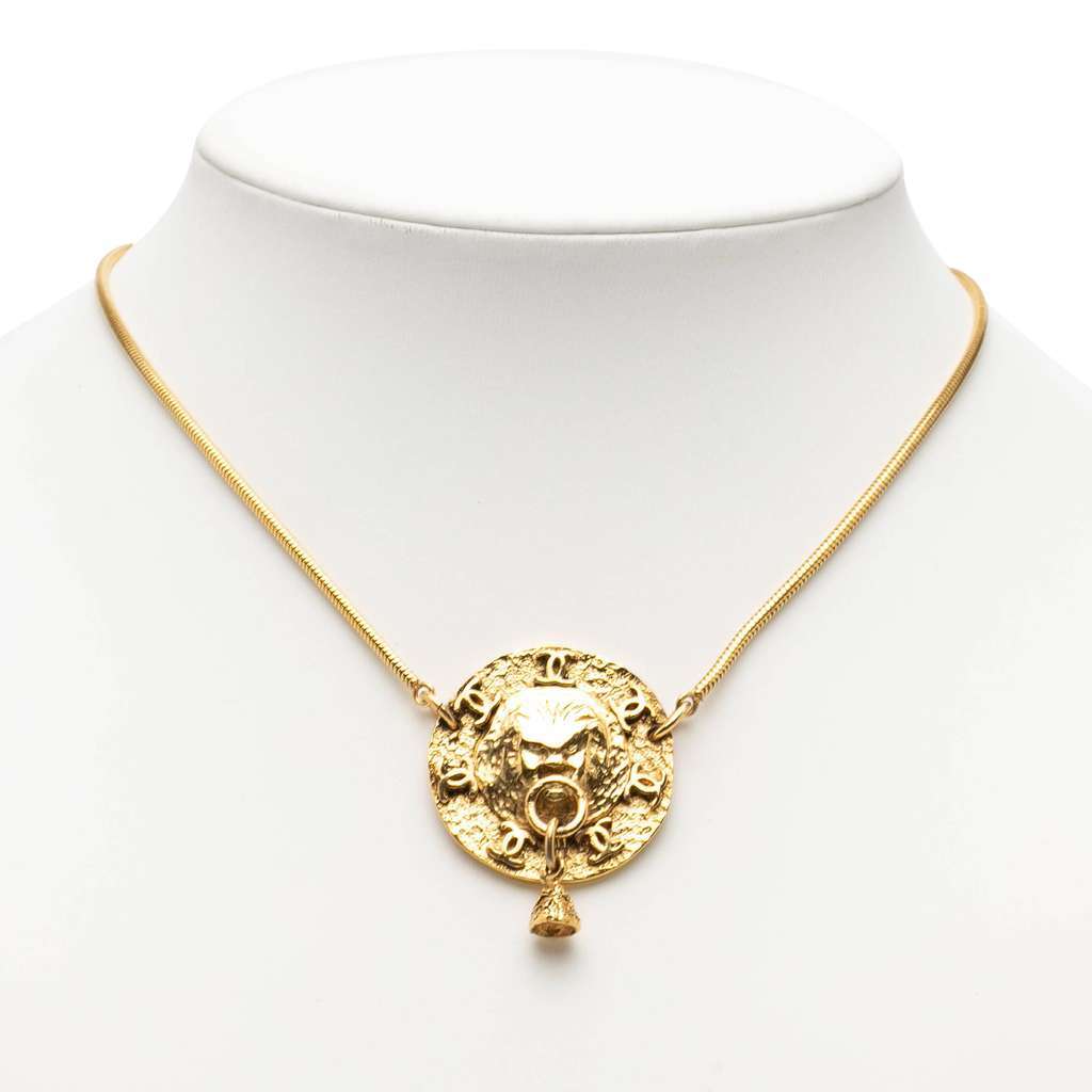 Chanel Gold Plated Lion Motif Medallion Pendant Necklace Gold Metal Very good - Box View