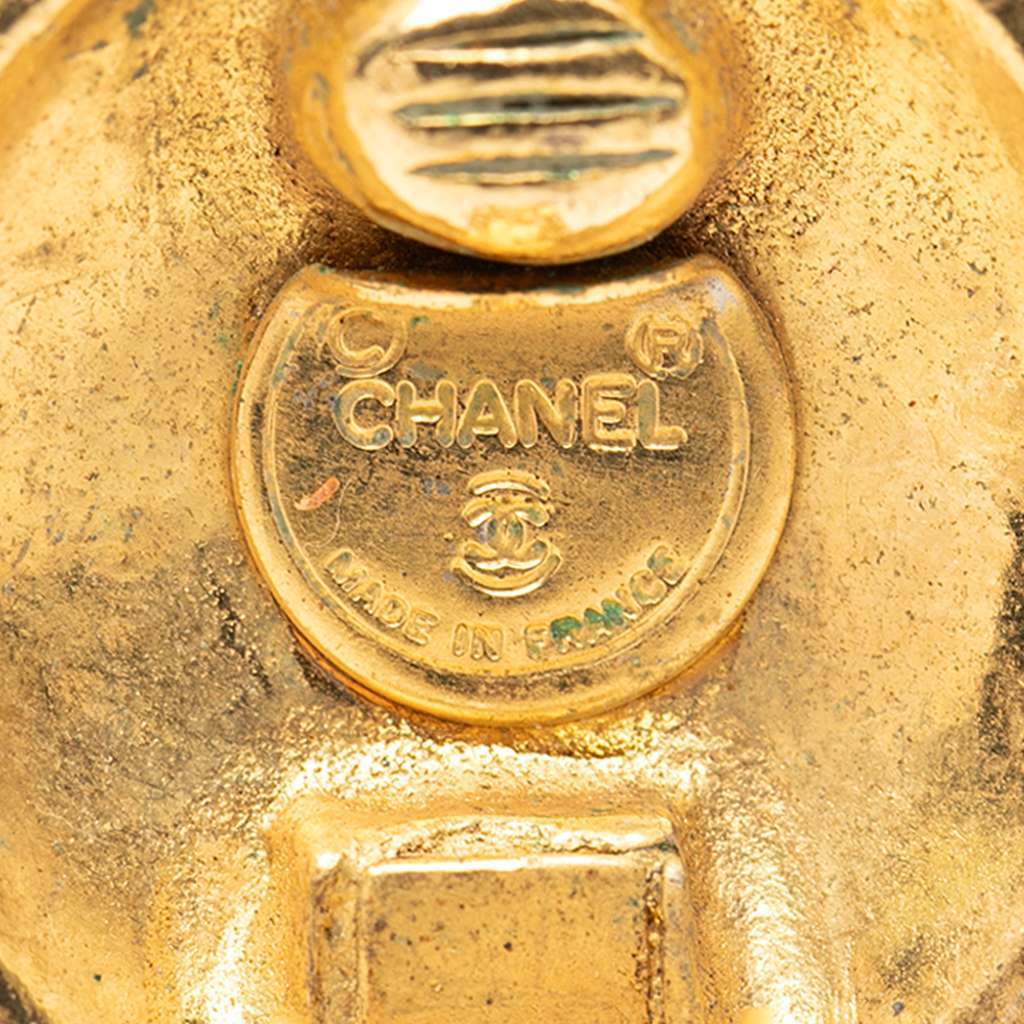 Chanel CC Gold Plated Round Clip On Earrings Gold Metal Very good - Inside View