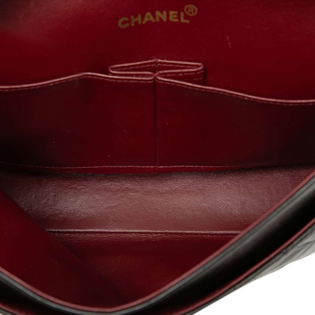 Chanel Medium Classic Lambskin Double Flap Black Leather Very good condition - Model View