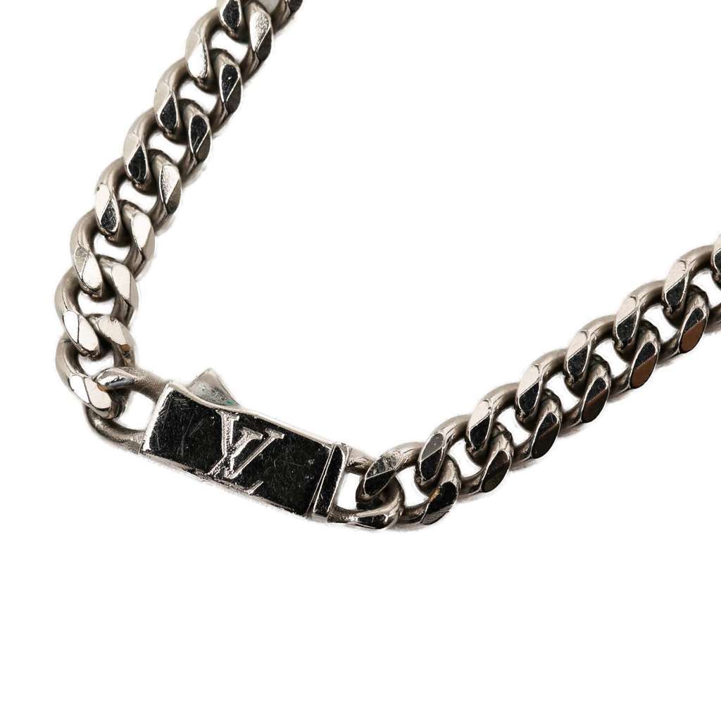Louis Vuitton Brass Monogram Row Necklace Silver Brass Very good - Model View