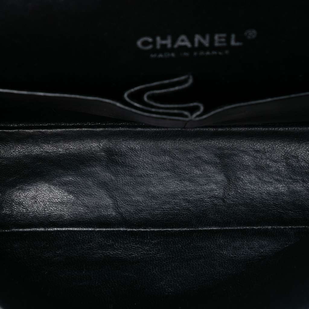 Chanel Medium Classic Caviar Double Flap Black Leather Very good - Model View