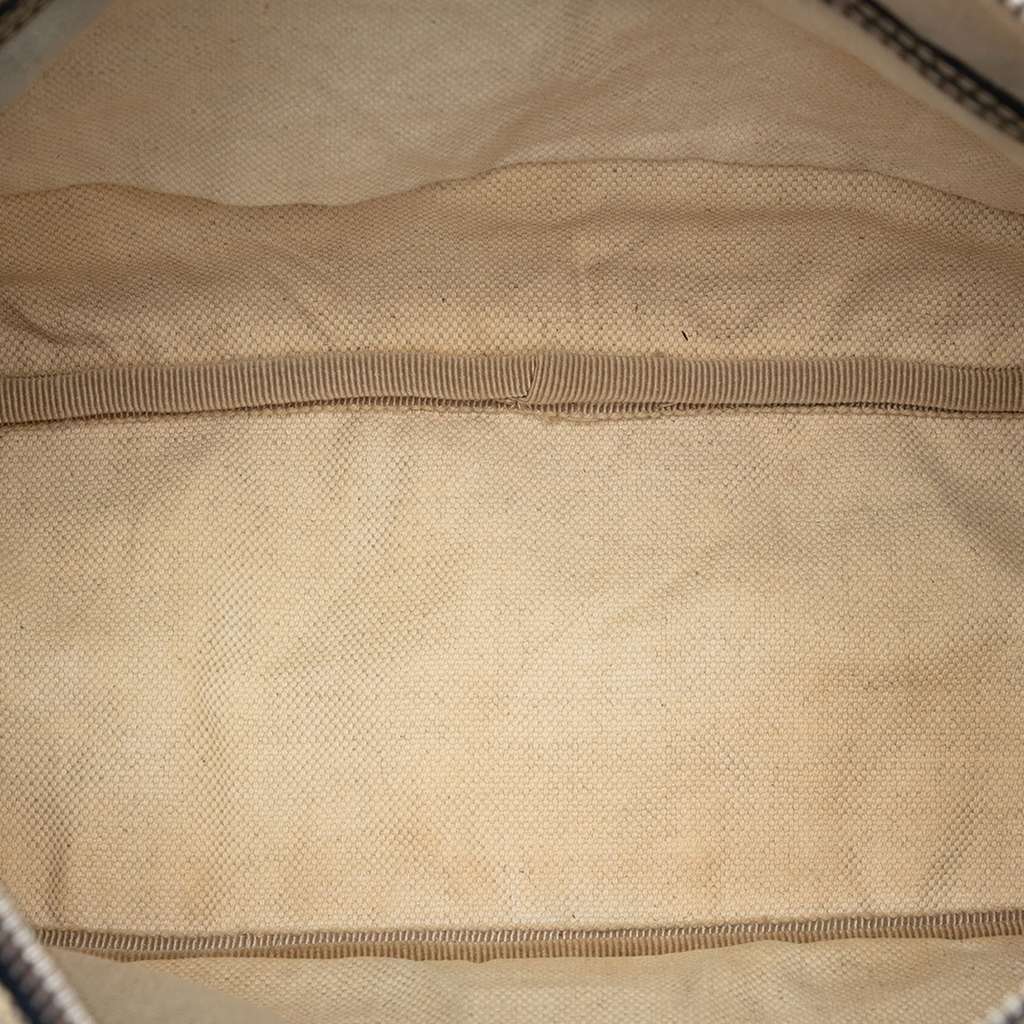 Gucci GG Supreme Double Pocket Crossbody Beige Canvas Very good - Model View