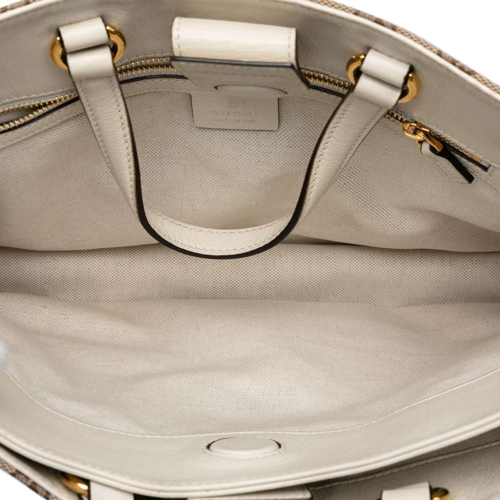 Gucci Medium GG Canvas Horsebit 1955 Chain Tote Beige Canvas Very good - Model View