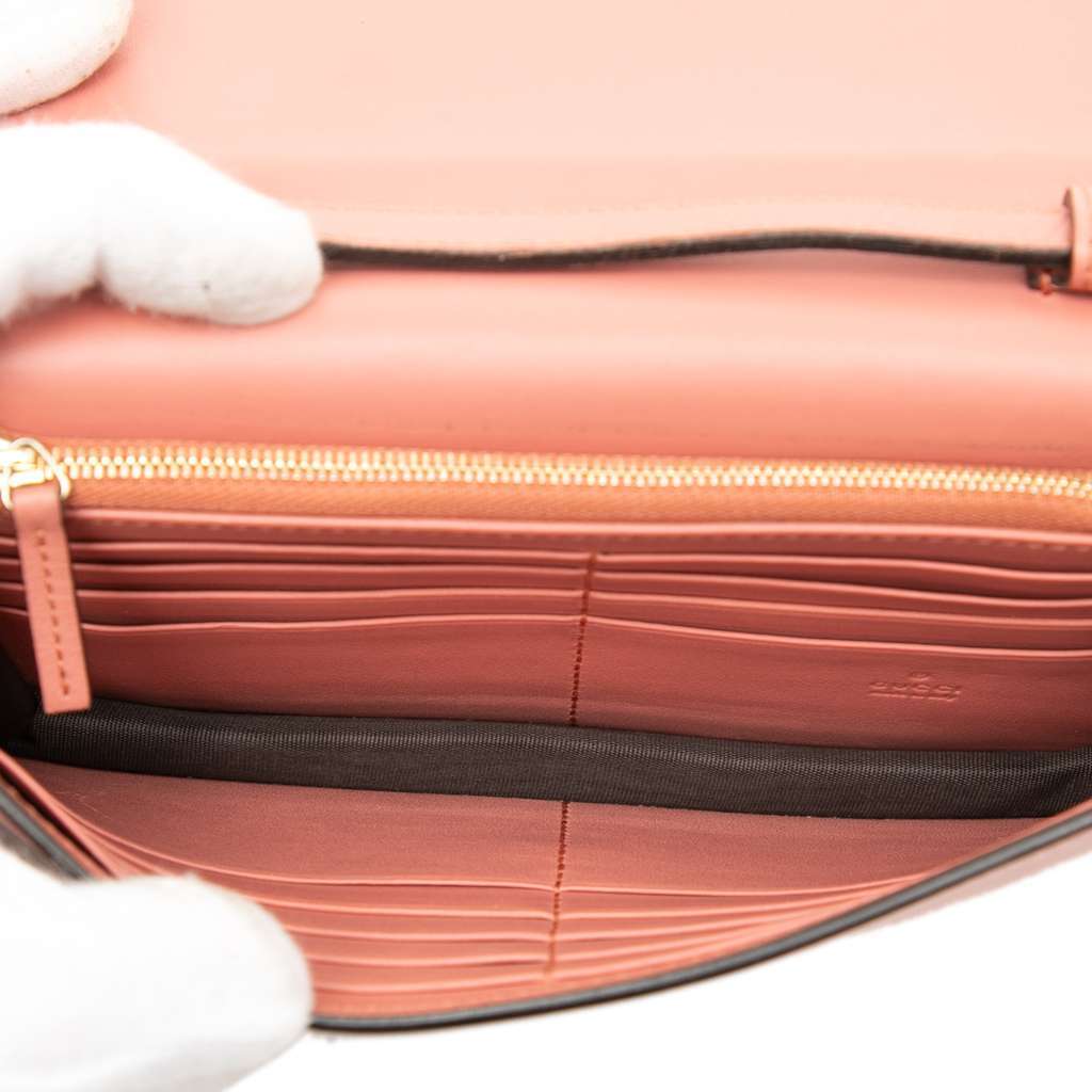 Gucci Leather Interlocking G Dollar Wallet On Strap Pink Leather Very good - Model View