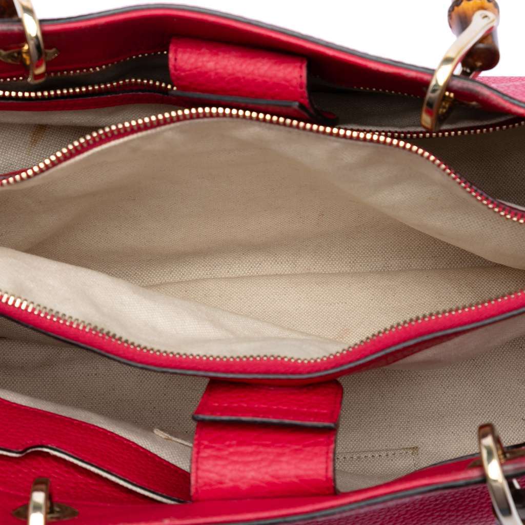 Gucci Medium Calfskin Bamboo Shopper Satchel Red Leather Very good condition - Model View