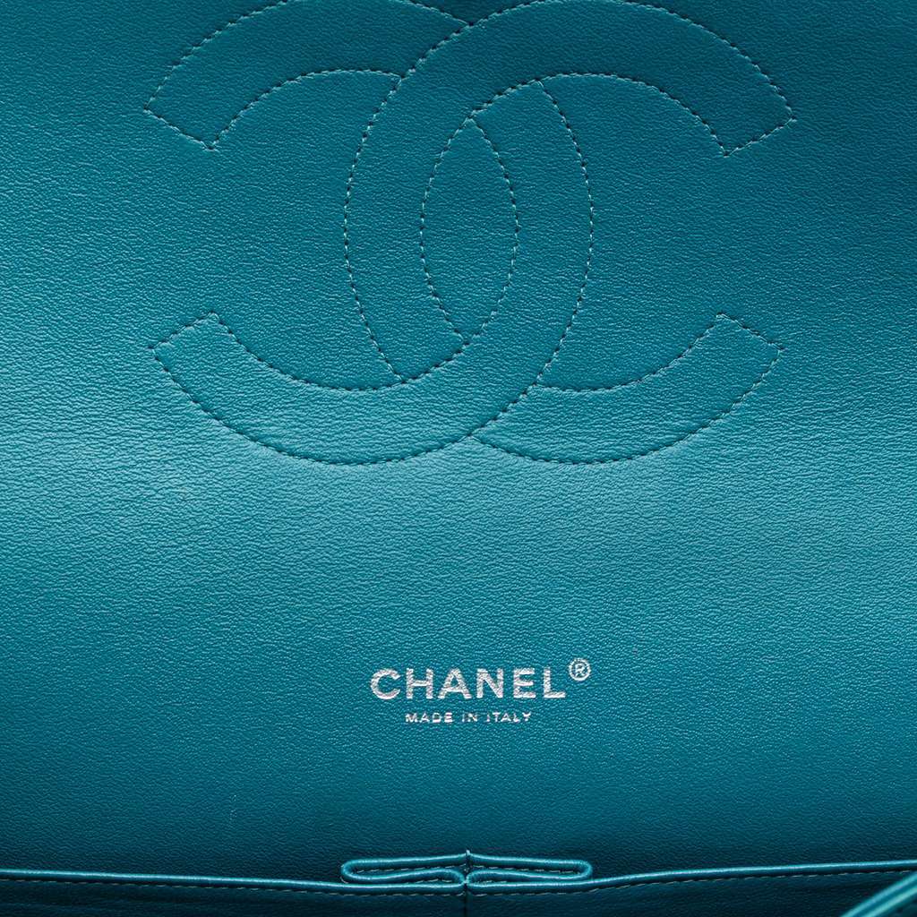 Chanel Maxi Classic Lambskin Double Flap Blue Leather Very good condition - Box View