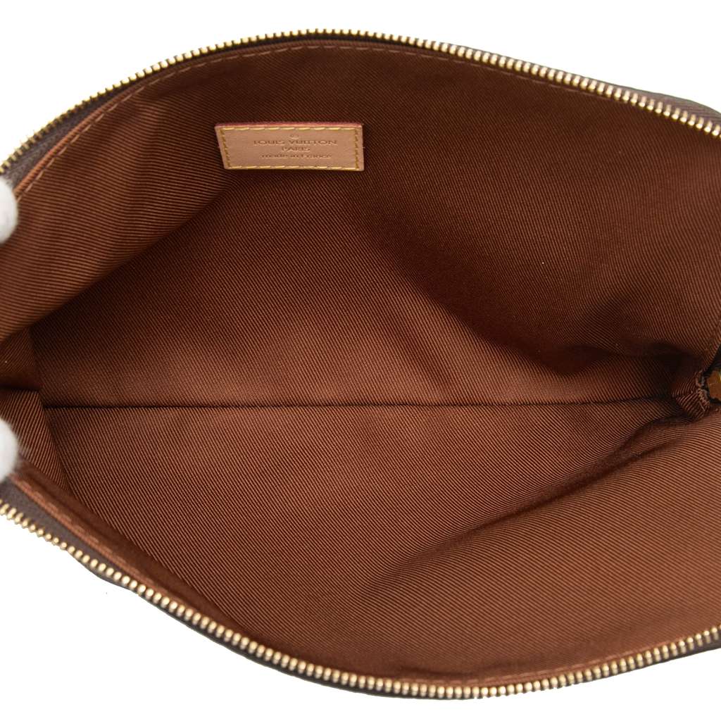 Louis Vuitton Monogram Etui Voyageur PM Brown Very good - Model View