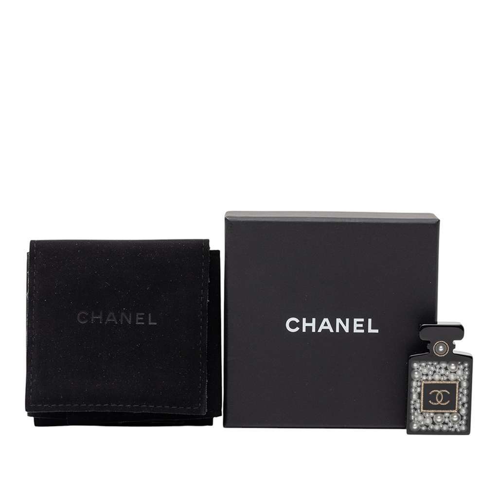 Chanel CC Resin and Faux Pearl Perfume Bottle Pin Brooch Black Very good - Model View