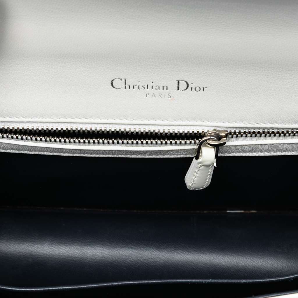 Dior Medium Patent Microcannage Diorama Flap White Leather Very good - Model View