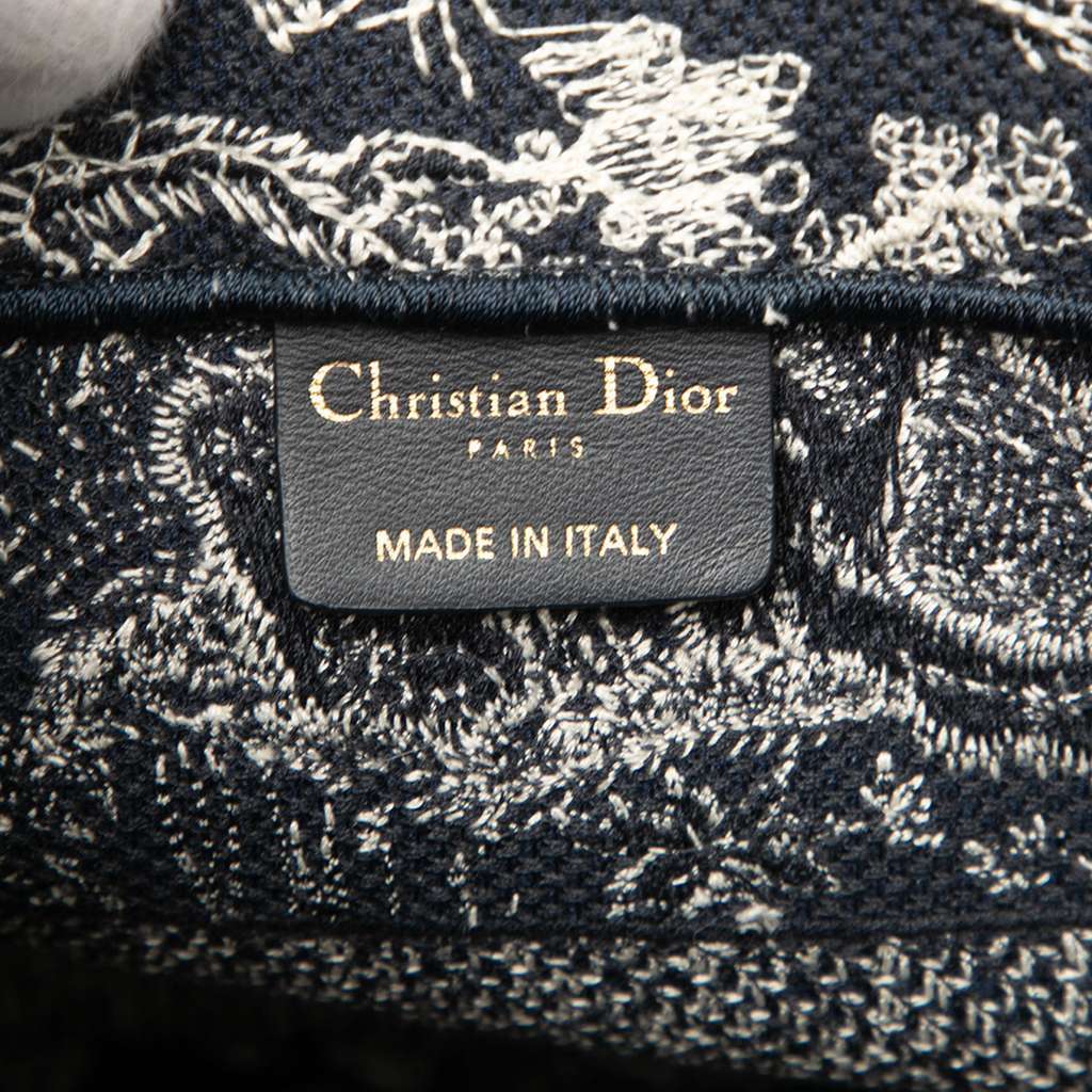 Dior Medium Canvas Embroidered Reverse Dioriviera Toile De Jouy Book Tote Blue Canvas Very good condition - Box View