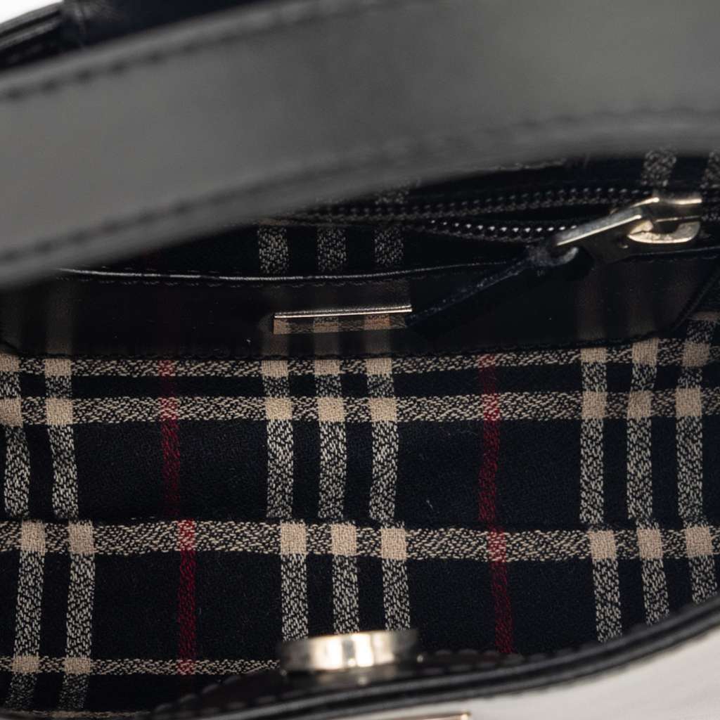 Burberry Leather Handbag Black Leather Very good condition - Model View