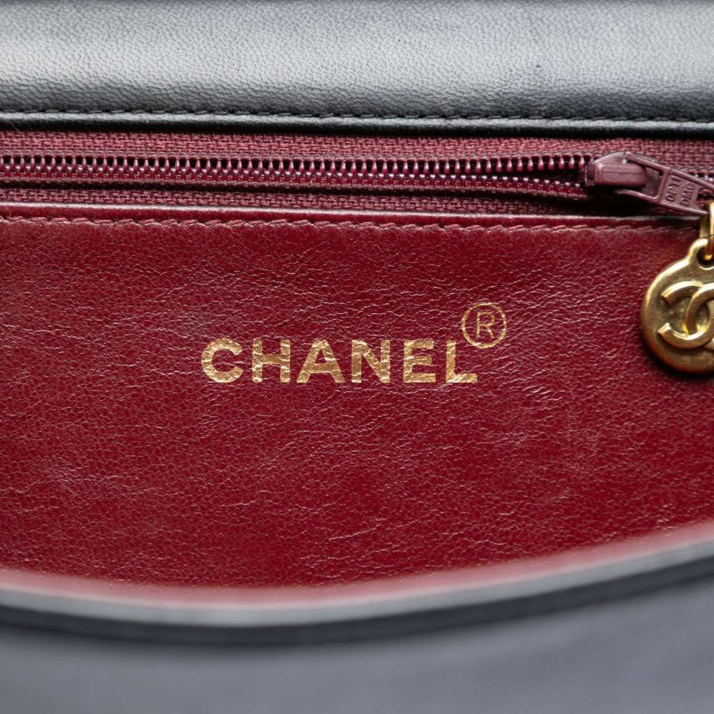 Chanel CC Quilted Lambskin Full Single Flap Black Leather Very good condition - Box View
