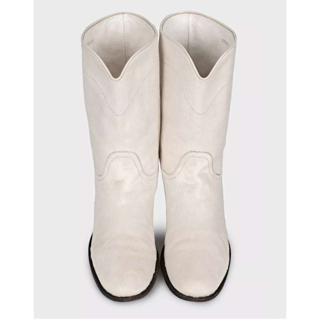 Chanel Textured Logo Boots White Leather Good condition - Back View