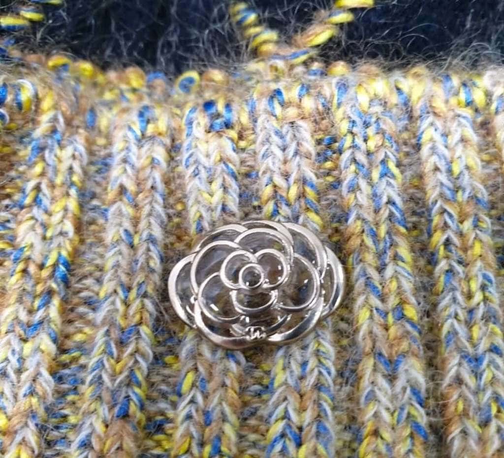 Chanel Mohair Hat Black Silk Very good condition - Model View