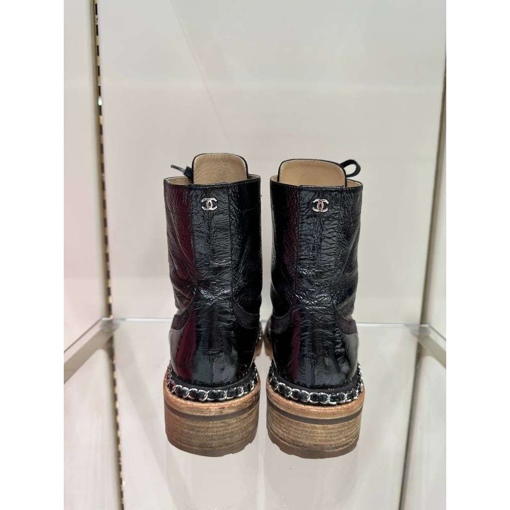 Chanel 2015 Ankle Combat Boots Brown Leather Very good condition - Model View
