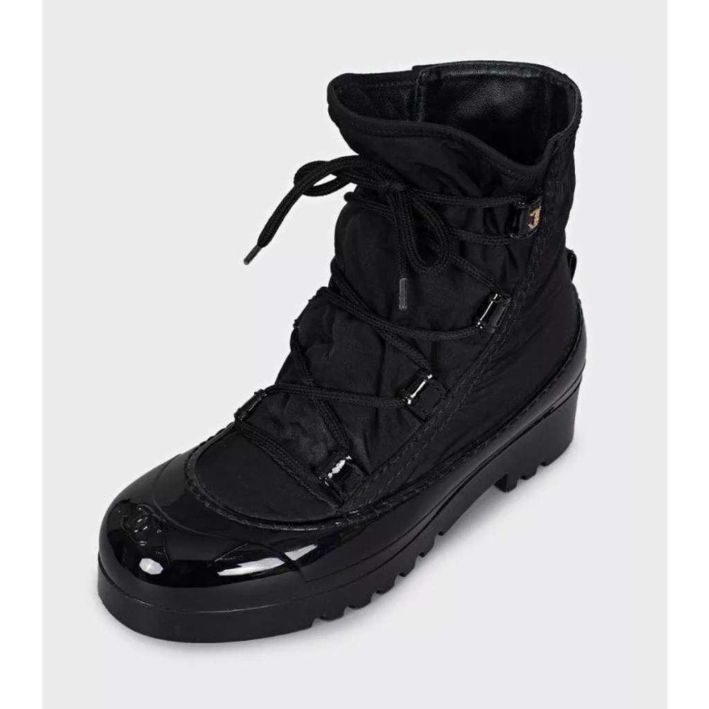 Chanel Lace Up Rubber Boots Black Lace Good condition - Inside View