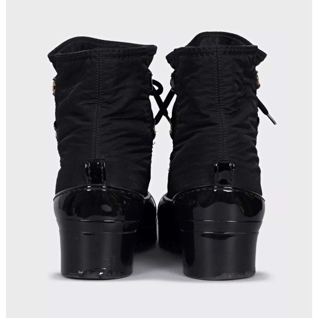 Chanel Lace Up Rubber Boots Black Lace Good condition - Model View