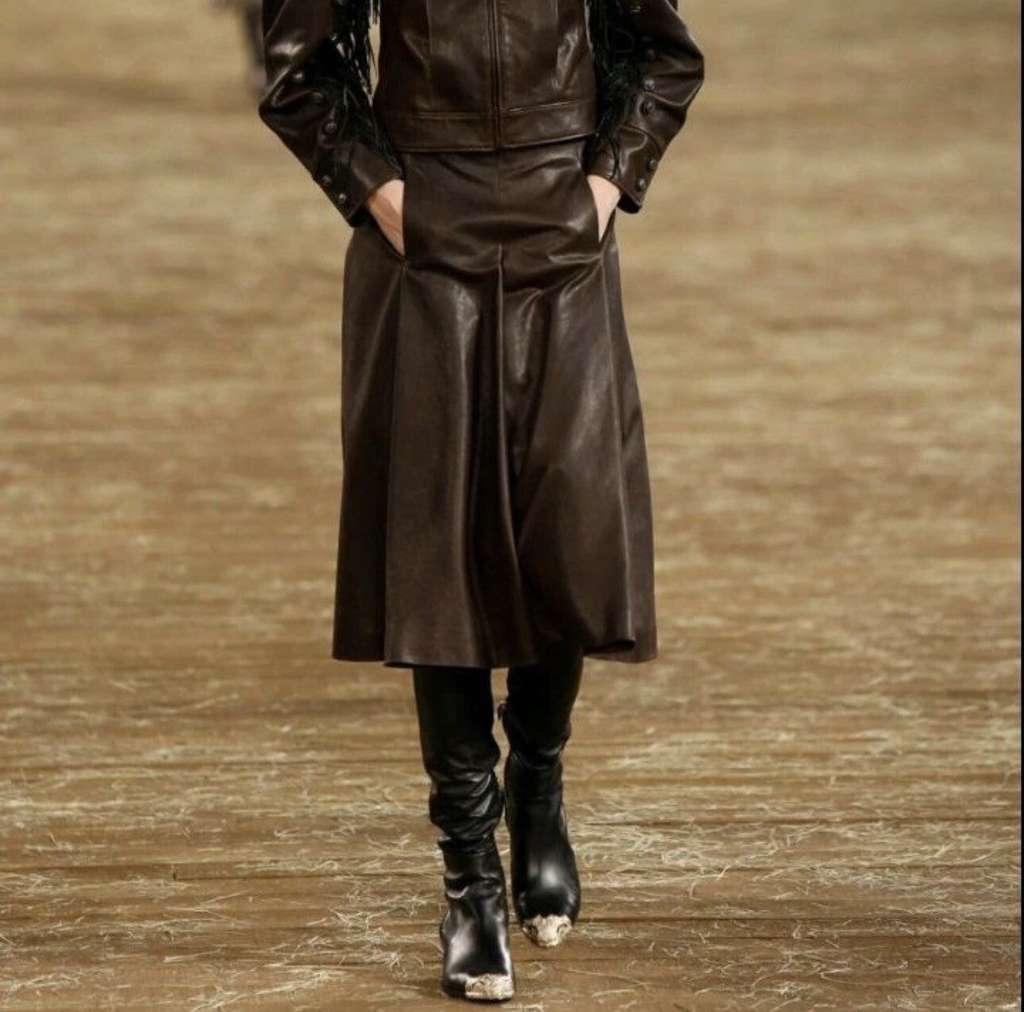 Chanel Paris Dallas Cap Toe Thigh Black Leather Very good condition - Inside View