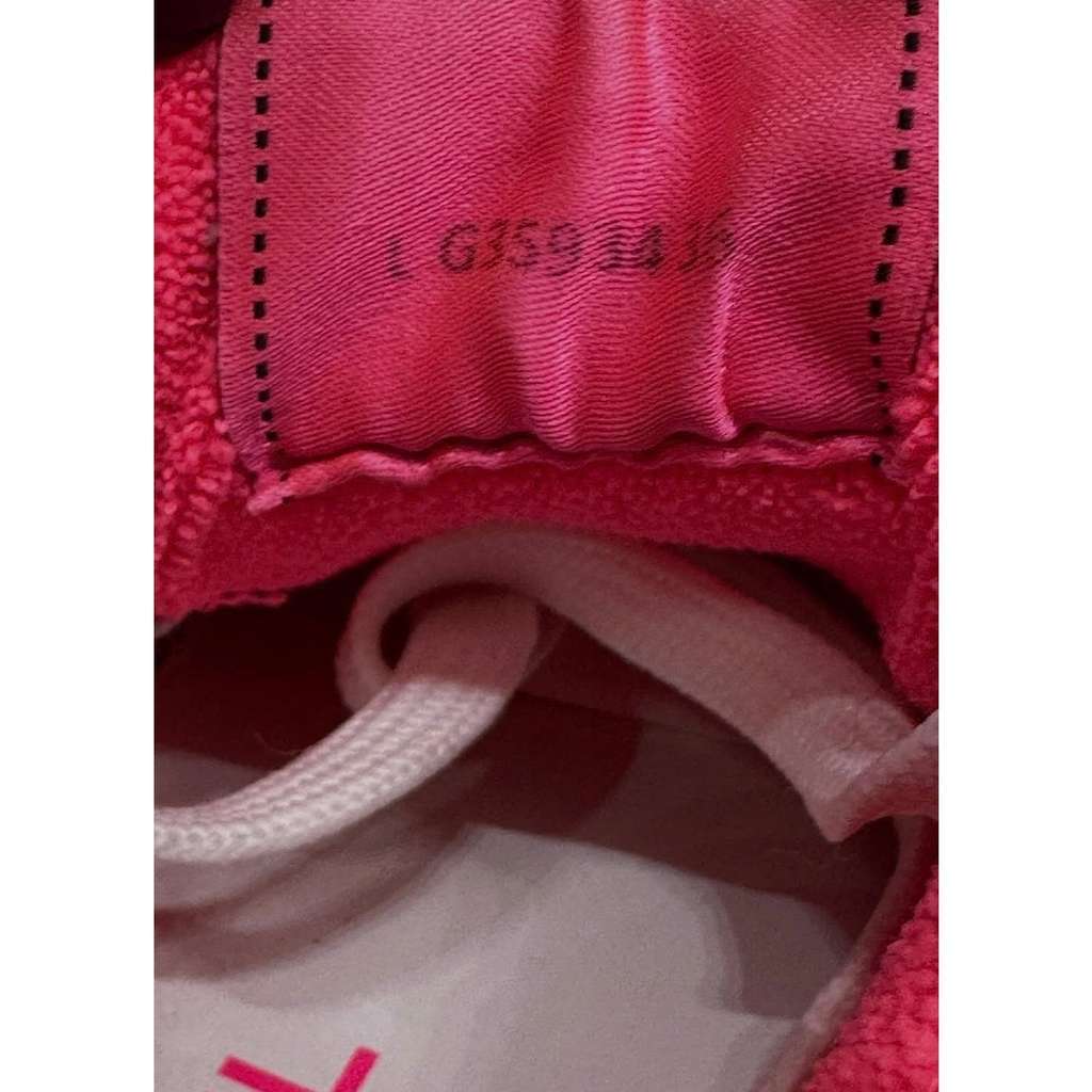 Chanel Calfskin Low Top CC Logo White Leather Very good condition - Box View