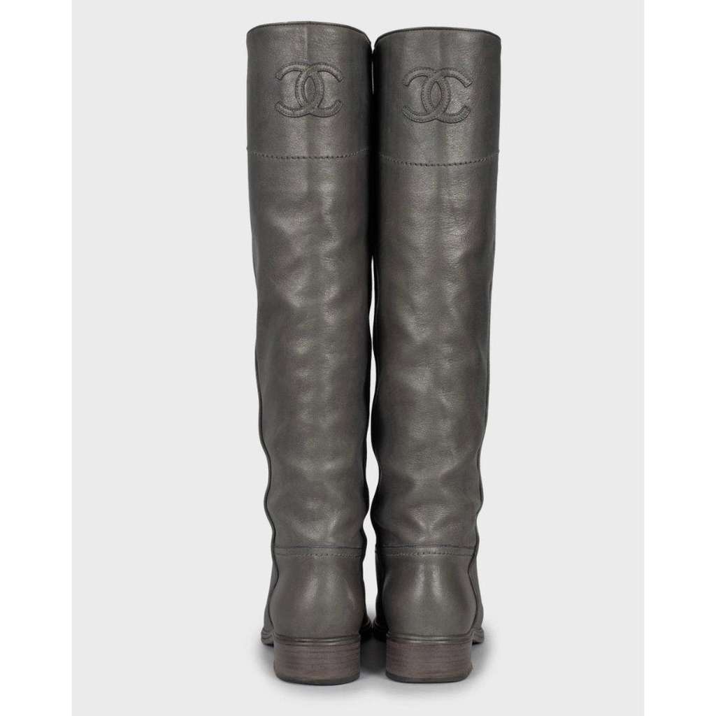 Chanel Iconic Logo Boots Grey Leather Good condition - Box View