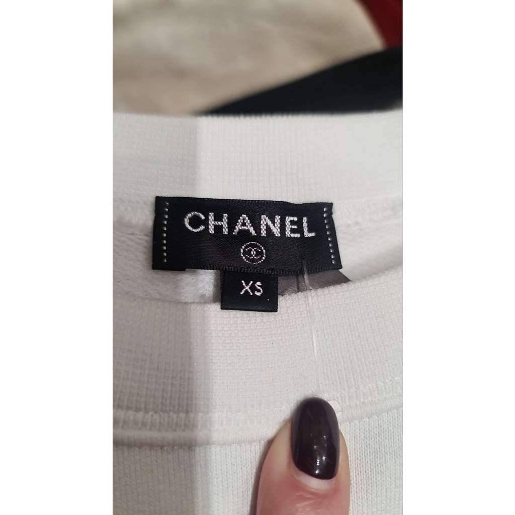 Chanel Iconic CC Logo T Shirt White Cotton Very good condition - Model View