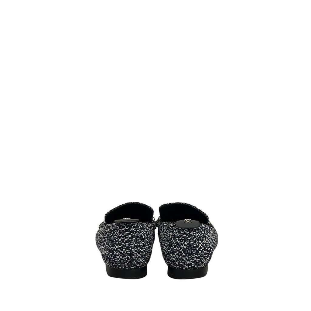 Chanel Chain Cap Toe Loafers Black Tweed Very good condition - Model View