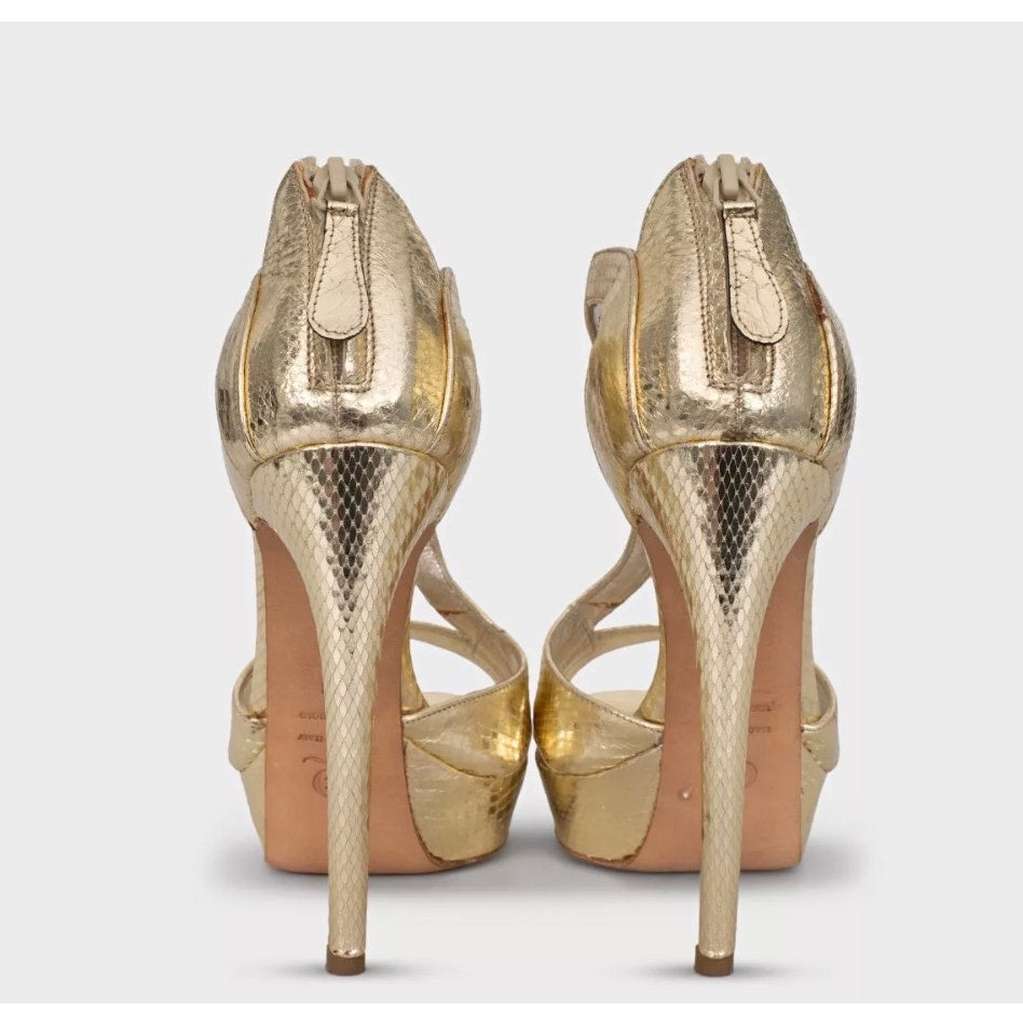 Alexander McQueen Stiletto Sandals Gold Leather Very good condition - Model View