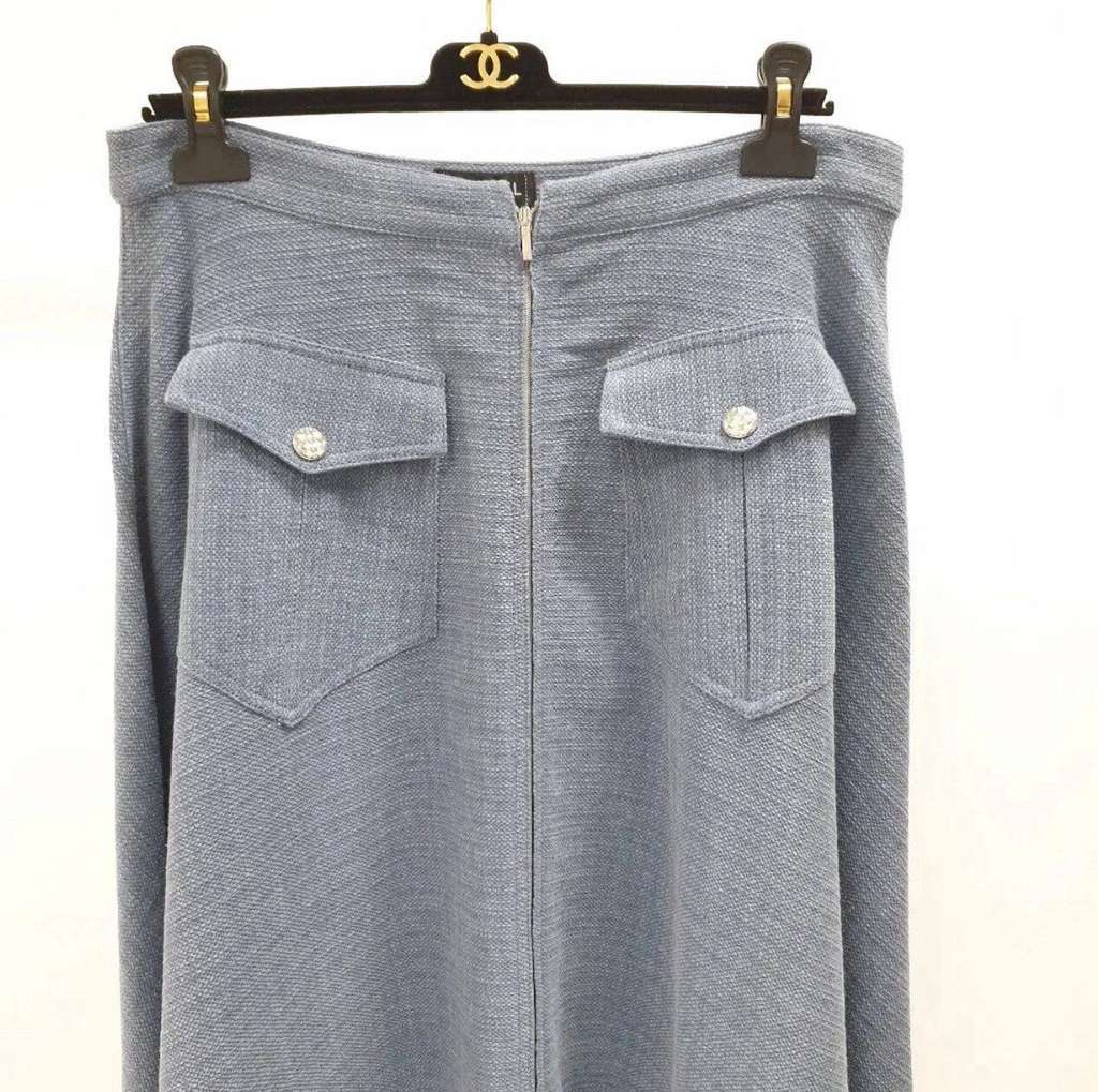Chanel Two Pockets Flare Midi Skirt Black Cotton Very good condition - Model View