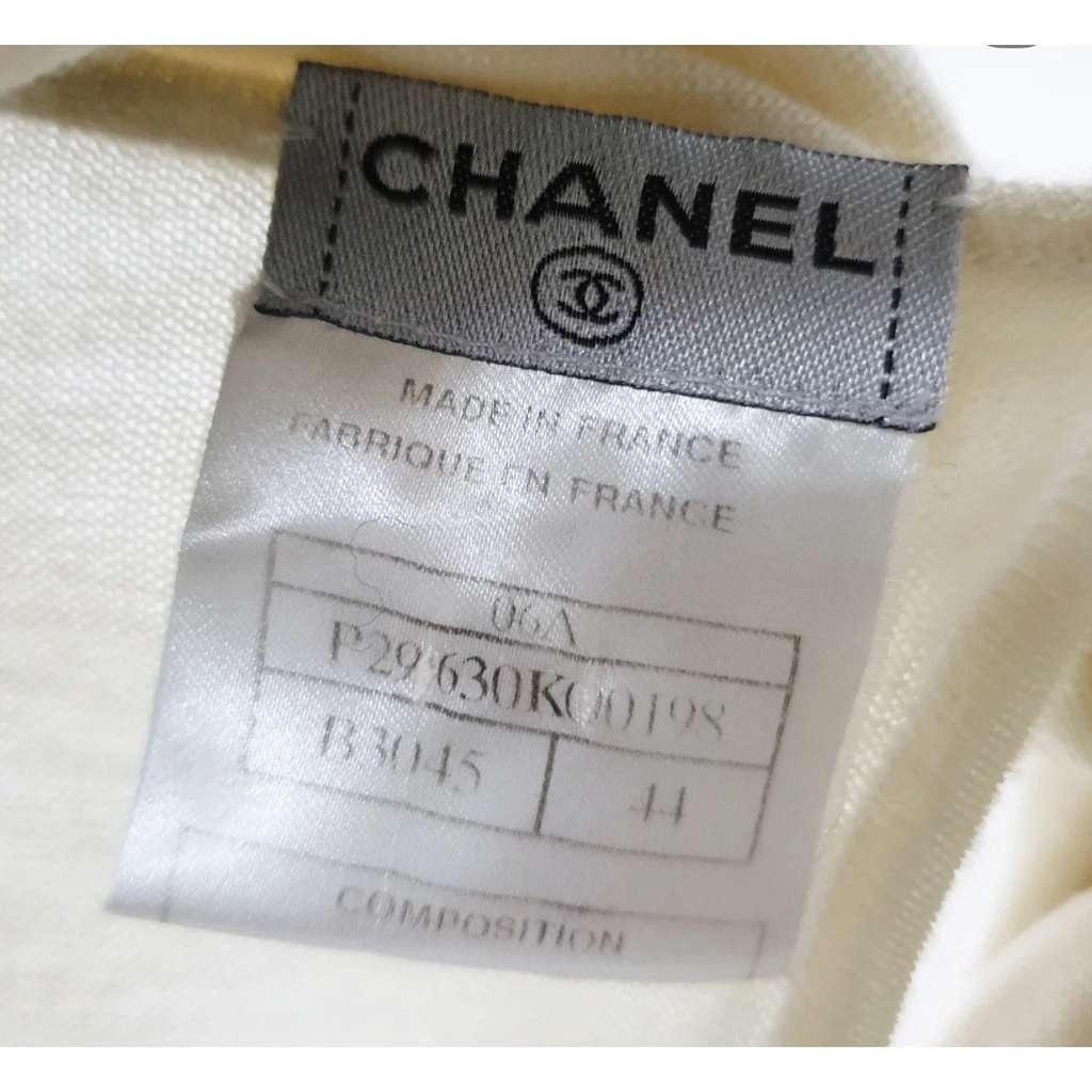 Chanel Tie Neck Blouse Black Wool Good condition - Model View