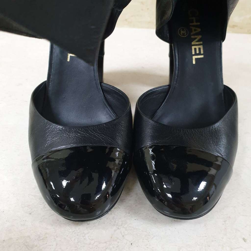 Chanel Lace Up Heeled Sandals Black Leather Very good condition - Box View