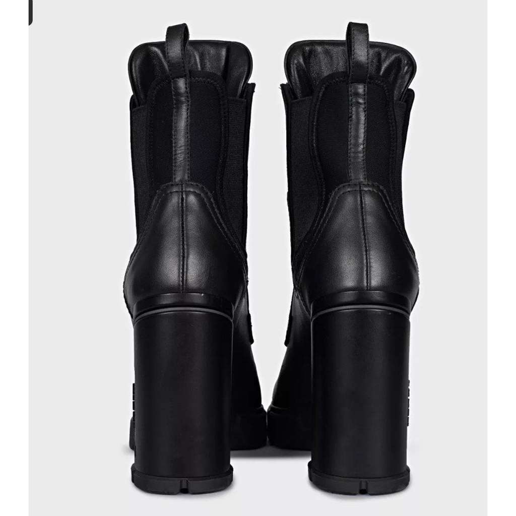 Prada Lace Up Heeled Boots Black Leather Very good condition - Model View