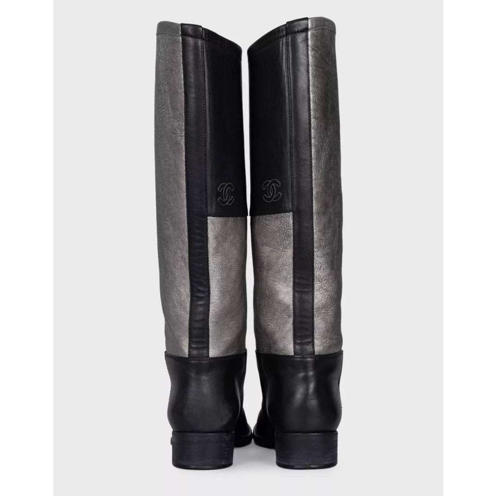 Chanel Ankle Boots Black Leather Very good condition - Model View