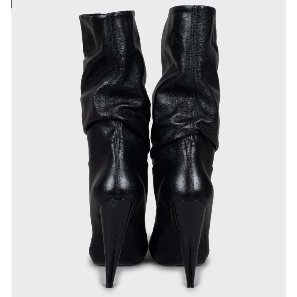 Alexander McQueen Open Toe Boots Black Leather Very good condition - Model View
