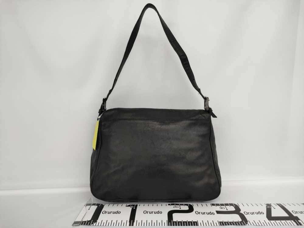 Fendi Mamma Baguette Black Leather Good condition - Back View