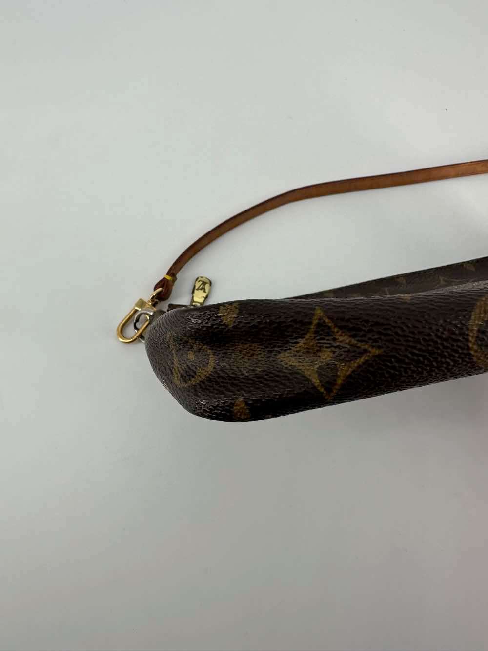 Louis Vuitton Pochette Accessoire Brown Canvas Good condition - Inside View