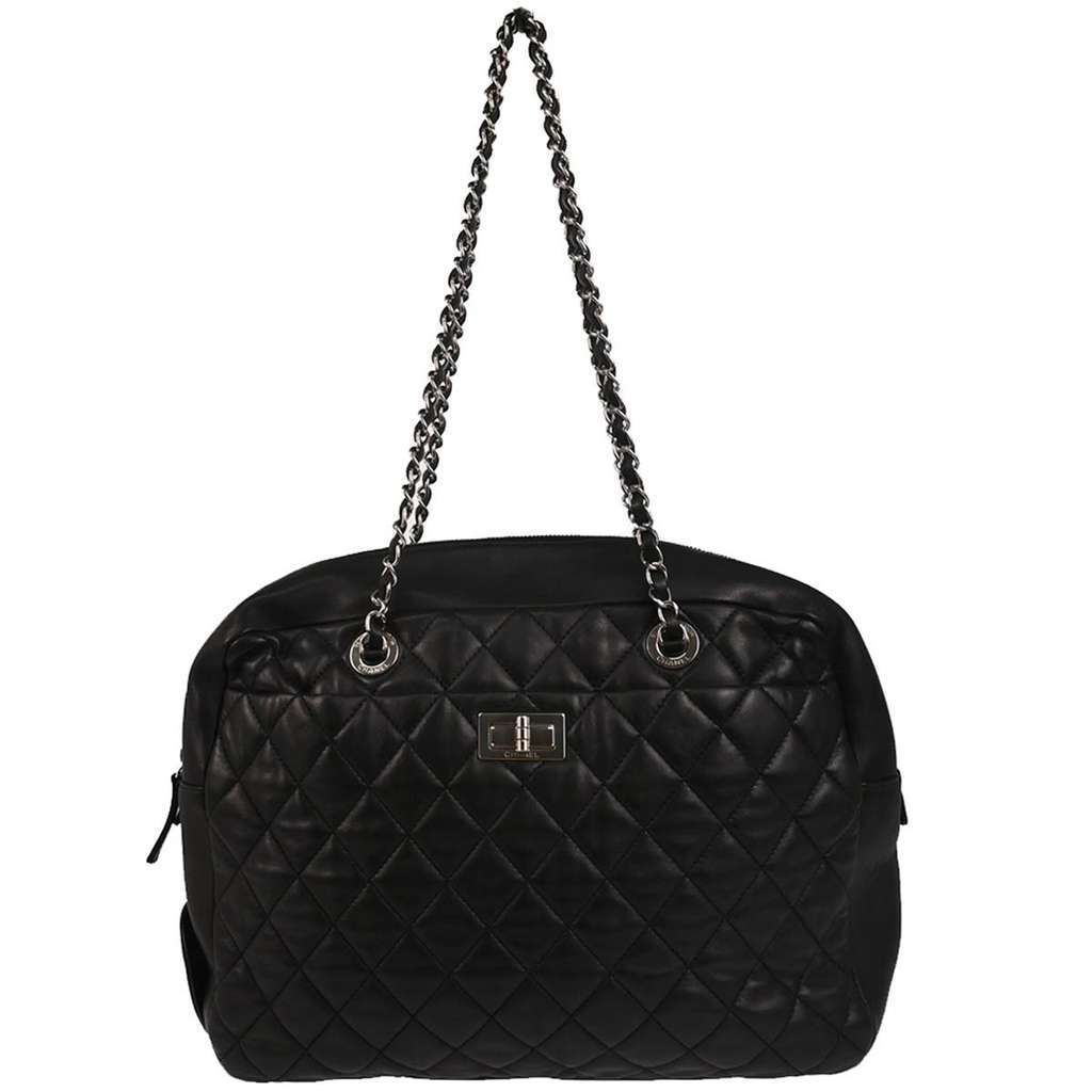 Chanel Reissue Camera Bag Black Leather Good condition - Front View