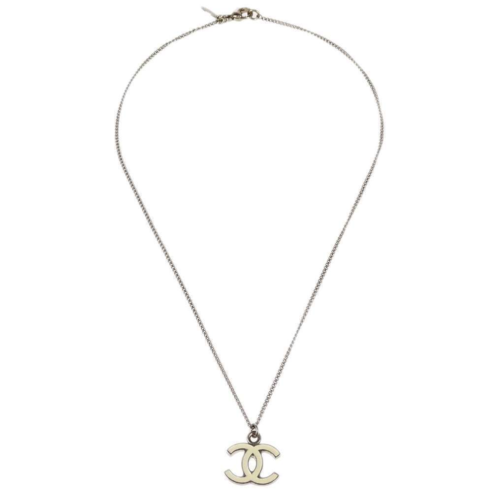 Chanel CC Logo Pendant Necklace Silver Good condition - Front View