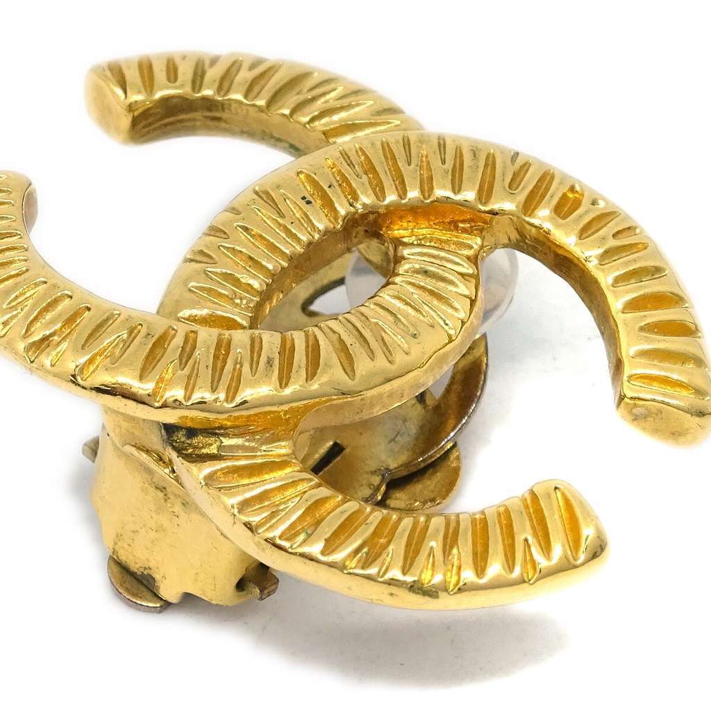 Chanel CC Clip-On Earrings Gold Good condition - Back View