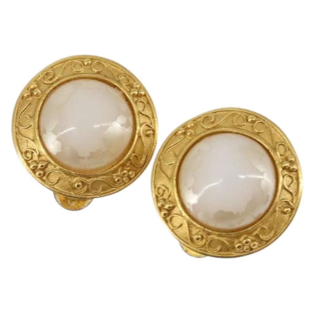 Chanel Vintage Earring Gold Metal Good condition - Front View