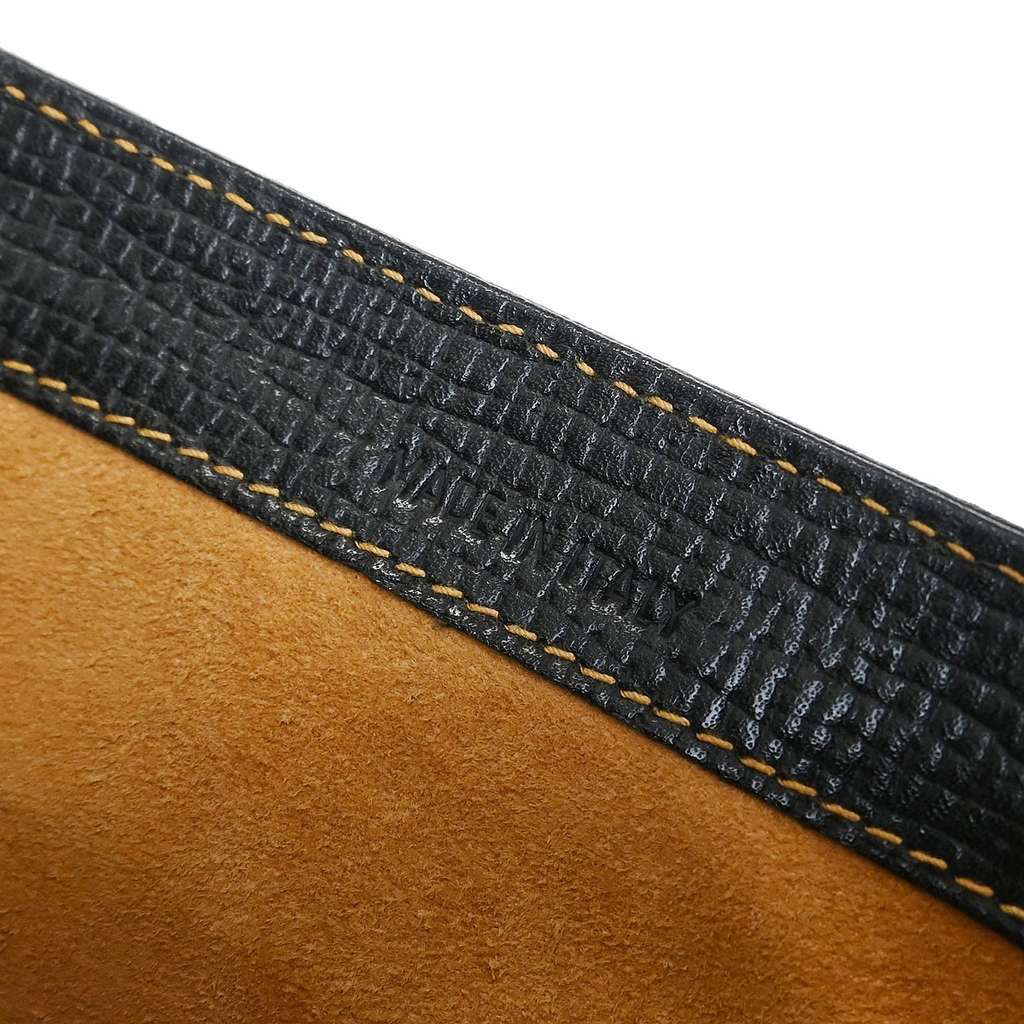 Loewe Barcelona Shoulder Bag Black Leather Good condition - Model View