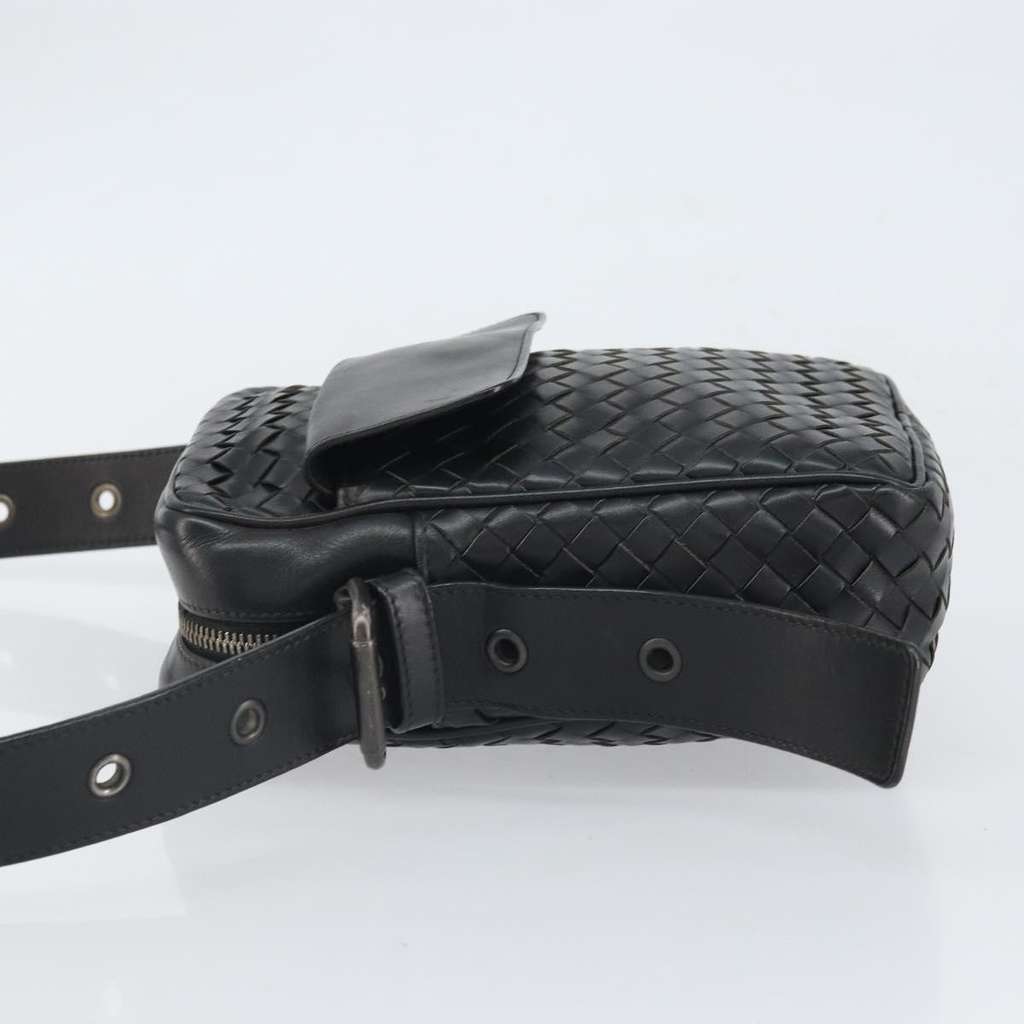 Bottega Veneta Intrecciato Shoulder bag Black Leather Fair condition - Model View