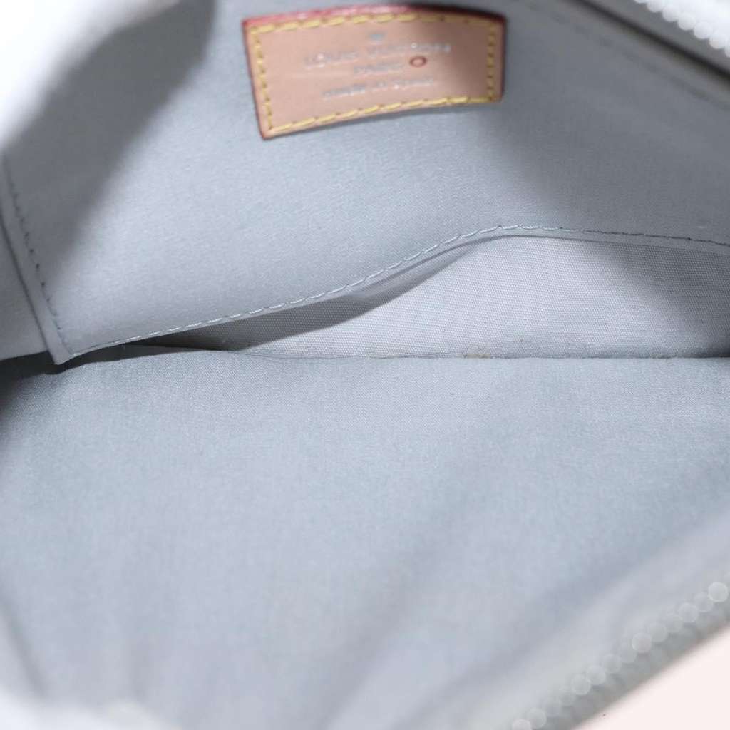 Louis Vuitton Pochette Clutch Silver Good condition - Box View