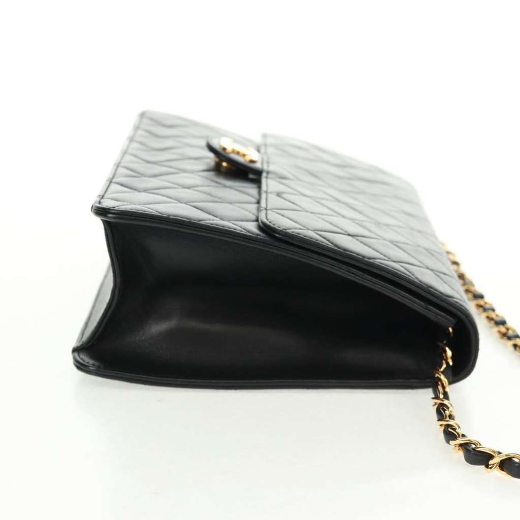 Chanel Vintage Classic Single Flap Bag Black Leather Good condition - Model View