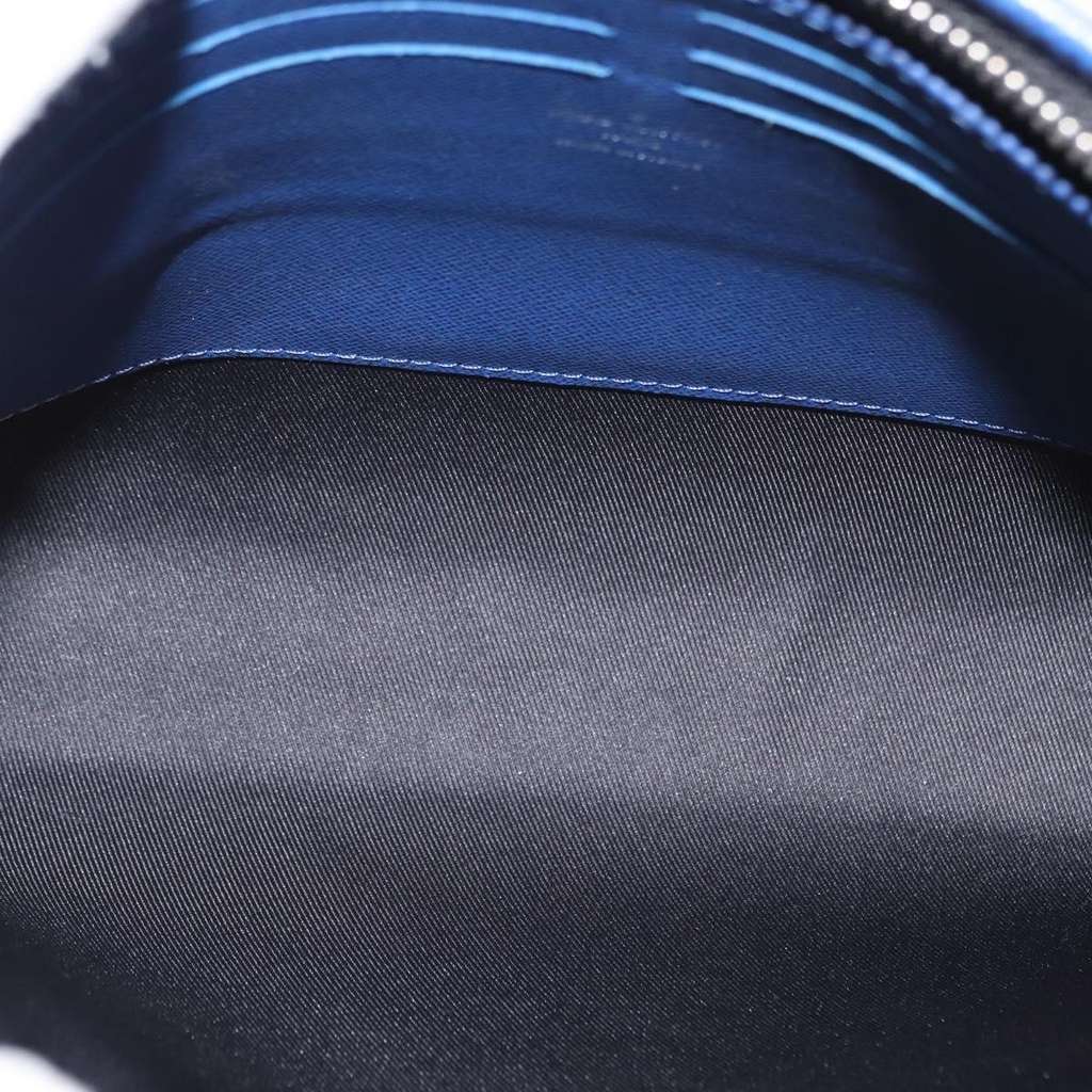 Louis Vuitton Pochette Voyage Blue Leather Good condition - Box View