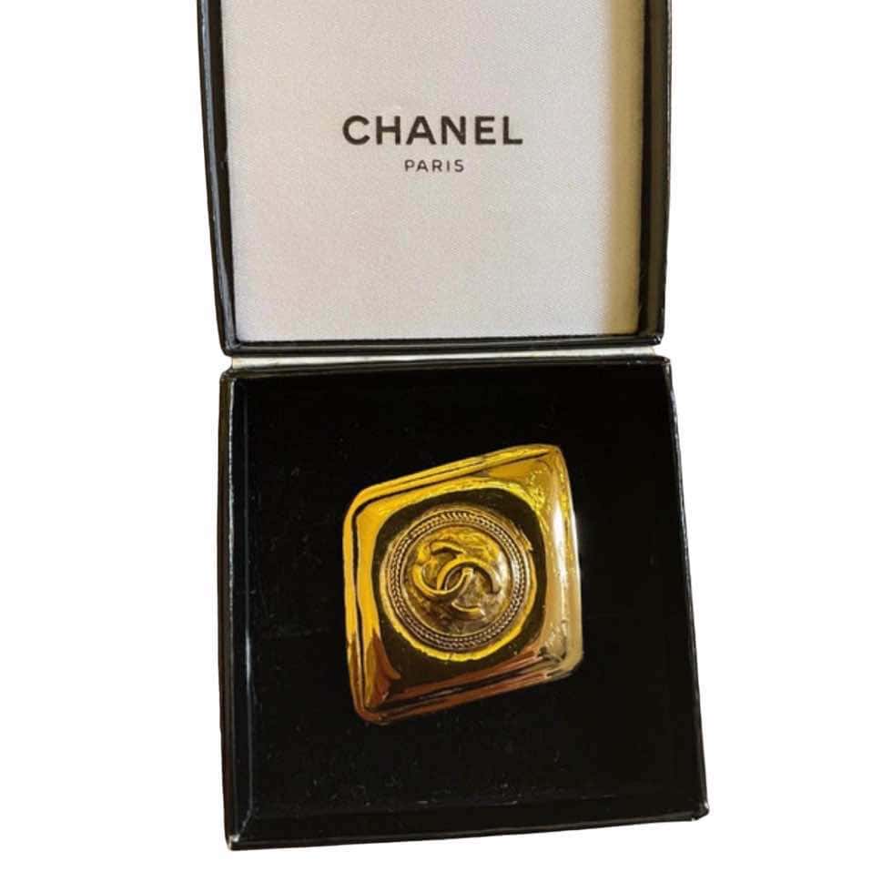Chanel Brooch Camel Metal Very good condition - Back View