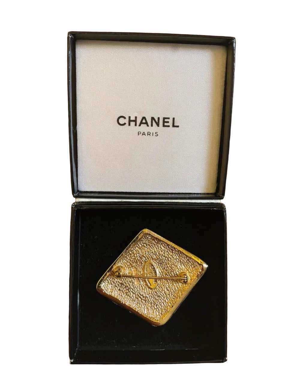 Chanel Brooch Camel Metal Very good condition - Inside View