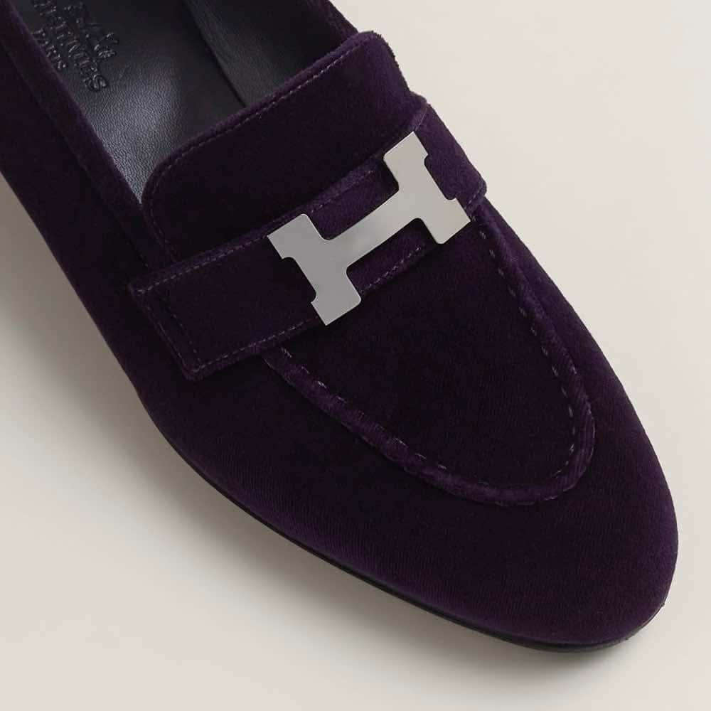 Hermès Paris Purple Velvet Never worn - Model View
