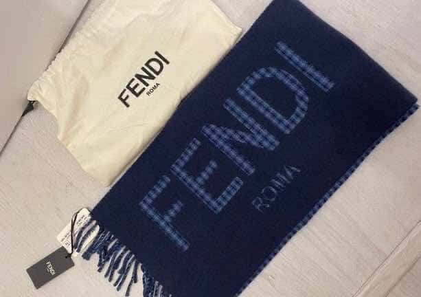 Fendi Product Navy Wool Never worn, with tag - Back View