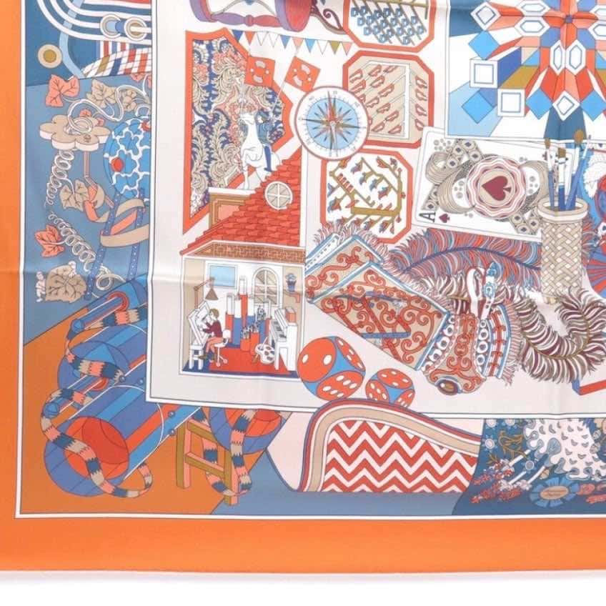 Hermès de l’ombrelle aux duels Orange Silk Never worn, with tag - Model View