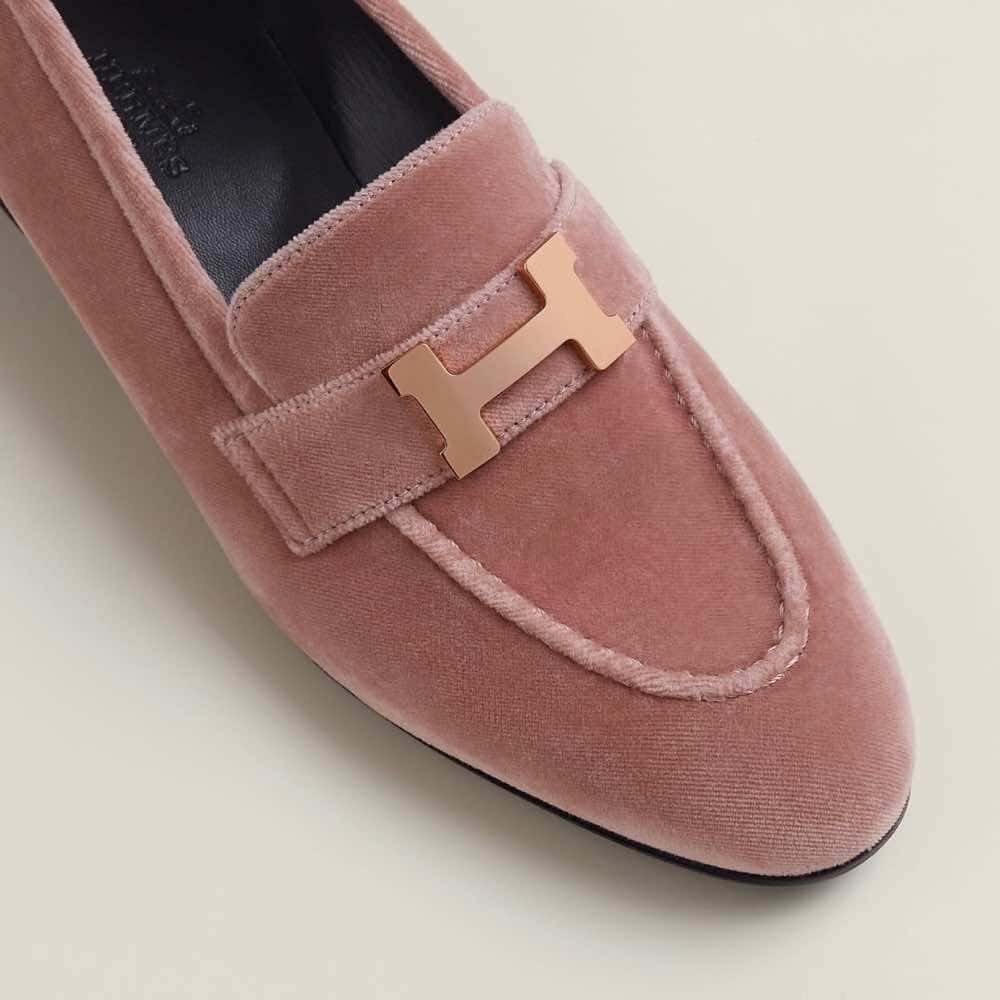 Hermès Paris Pink Velvet Never worn - Model View
